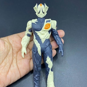 SKU B628P6328UL5 | Ultraman Tiga KYRIELOID SEIJIN Ultra Monster Series 135 140mm Vinyl Figure Kaiju