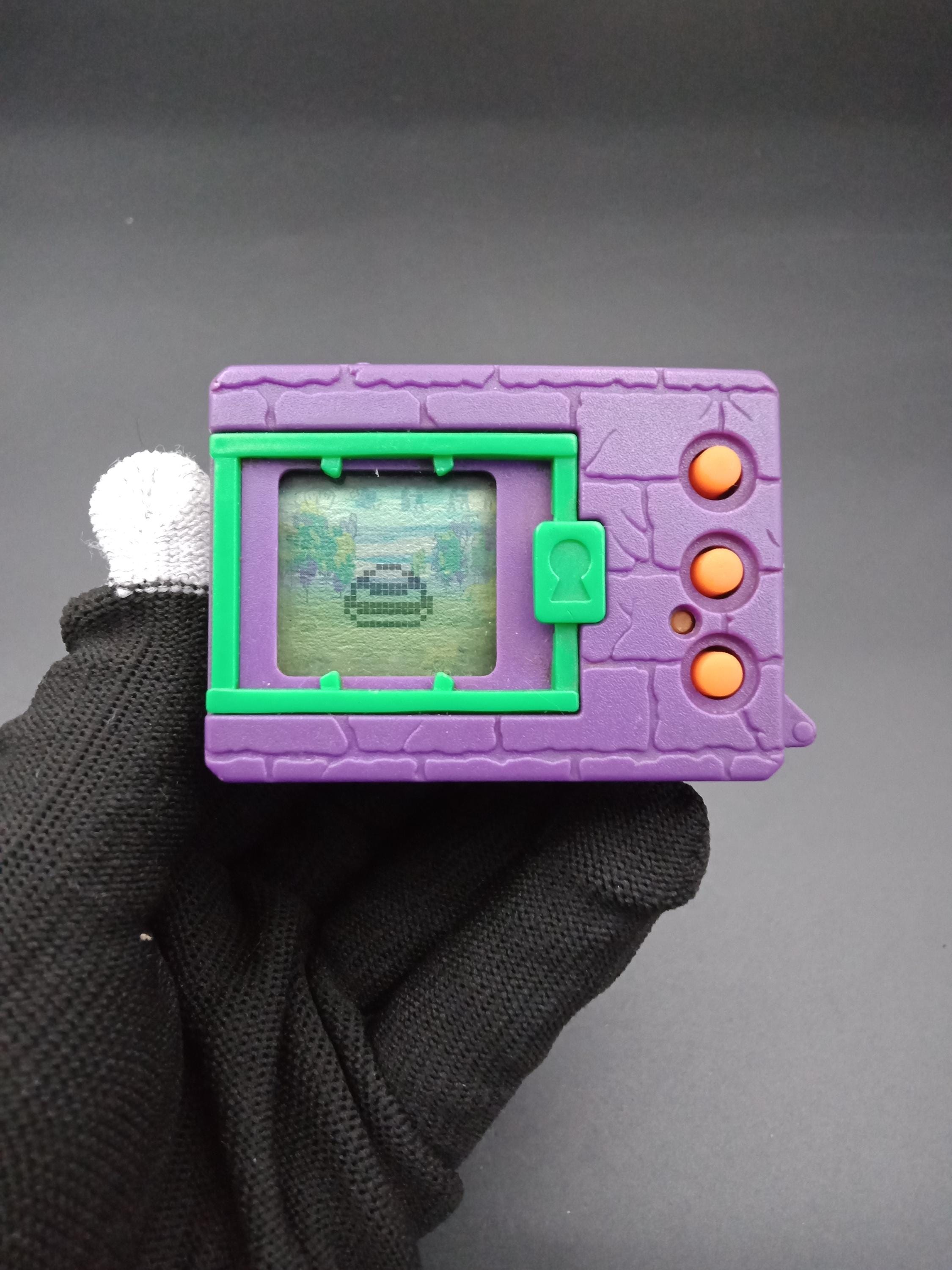 SKU YU 322 | Digital Monster Digimon Digivice Purple Bandai