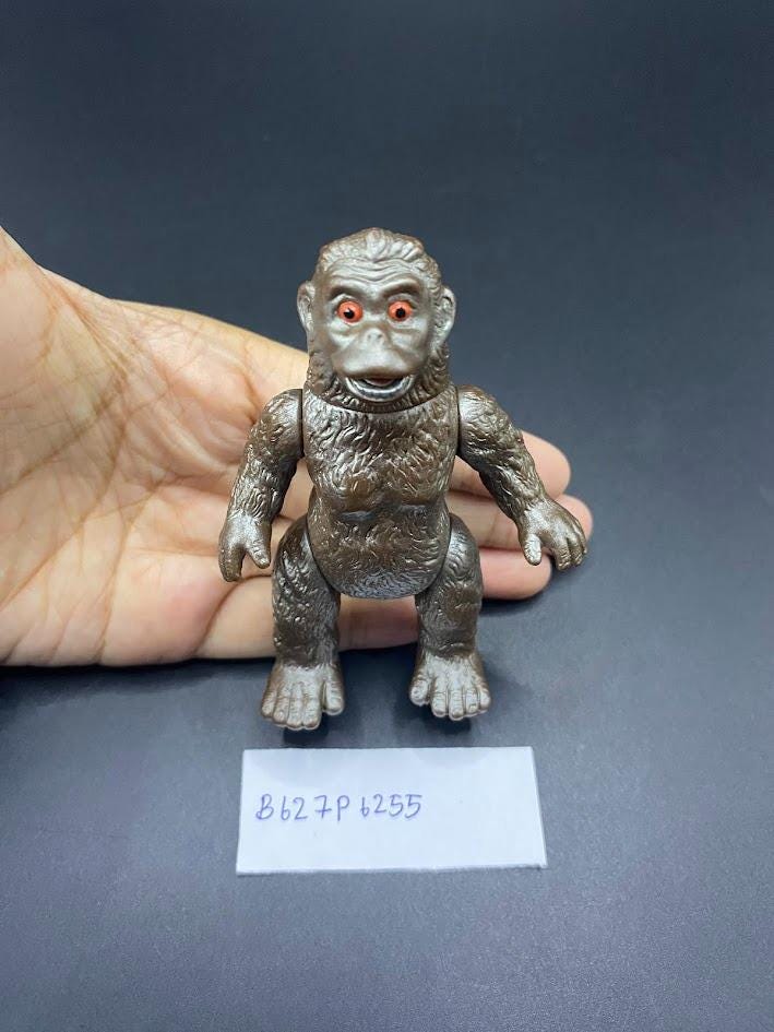 B627P6255 | Ultraman GORO Bullmark Retro Sofubi Ultra Kaiju 9cm