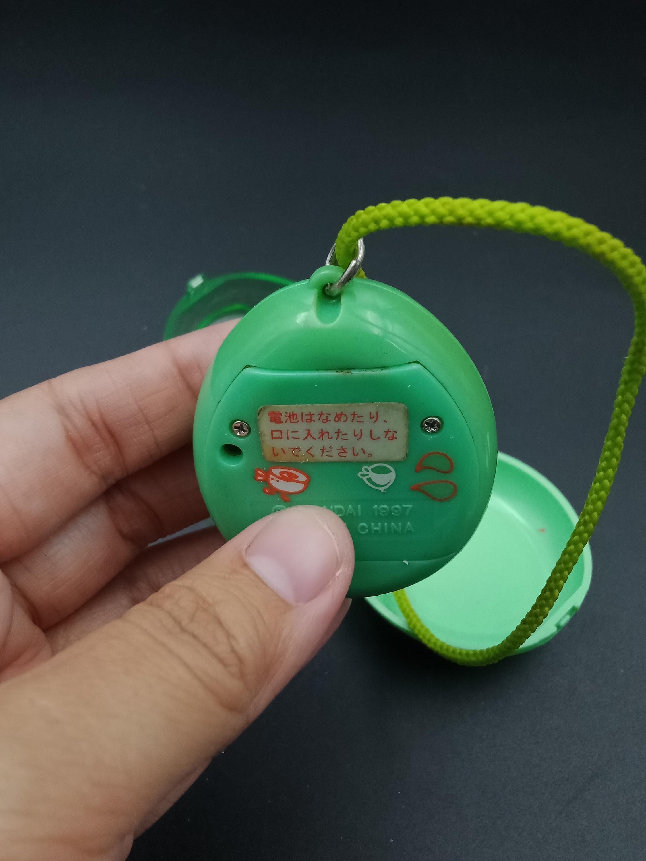 SKU B924P11741 | Tamagotchi P1/P2 Green Bandai Japanese Version