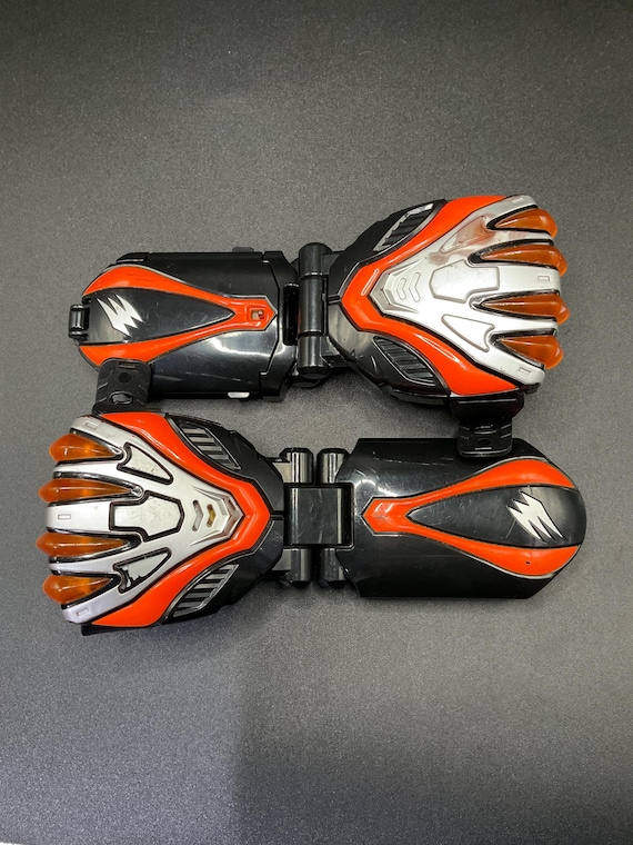 SKU B422P4630 | Power Rangers Jungle Fury Gekiranger DX Geki