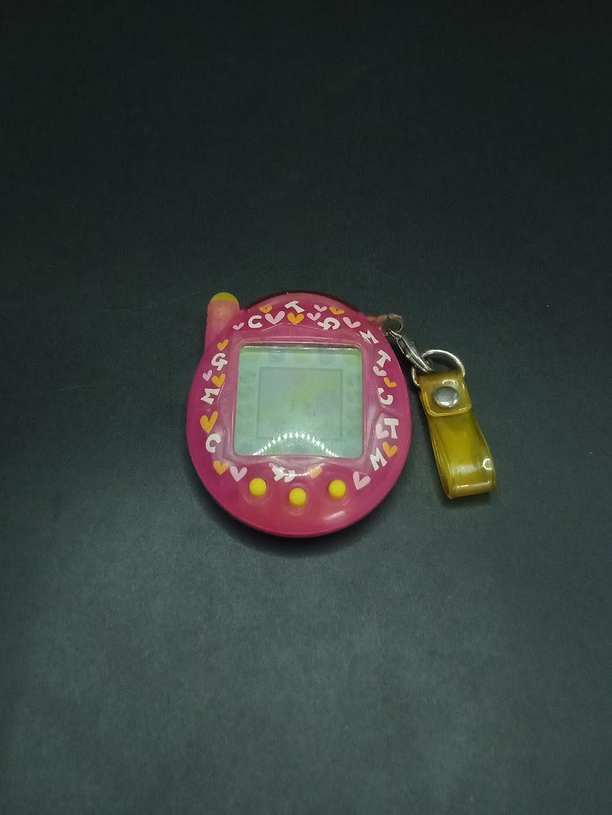 SKU | たまごっちプラス「スケルトンピンク」V3 TMGC バンダイ 中古