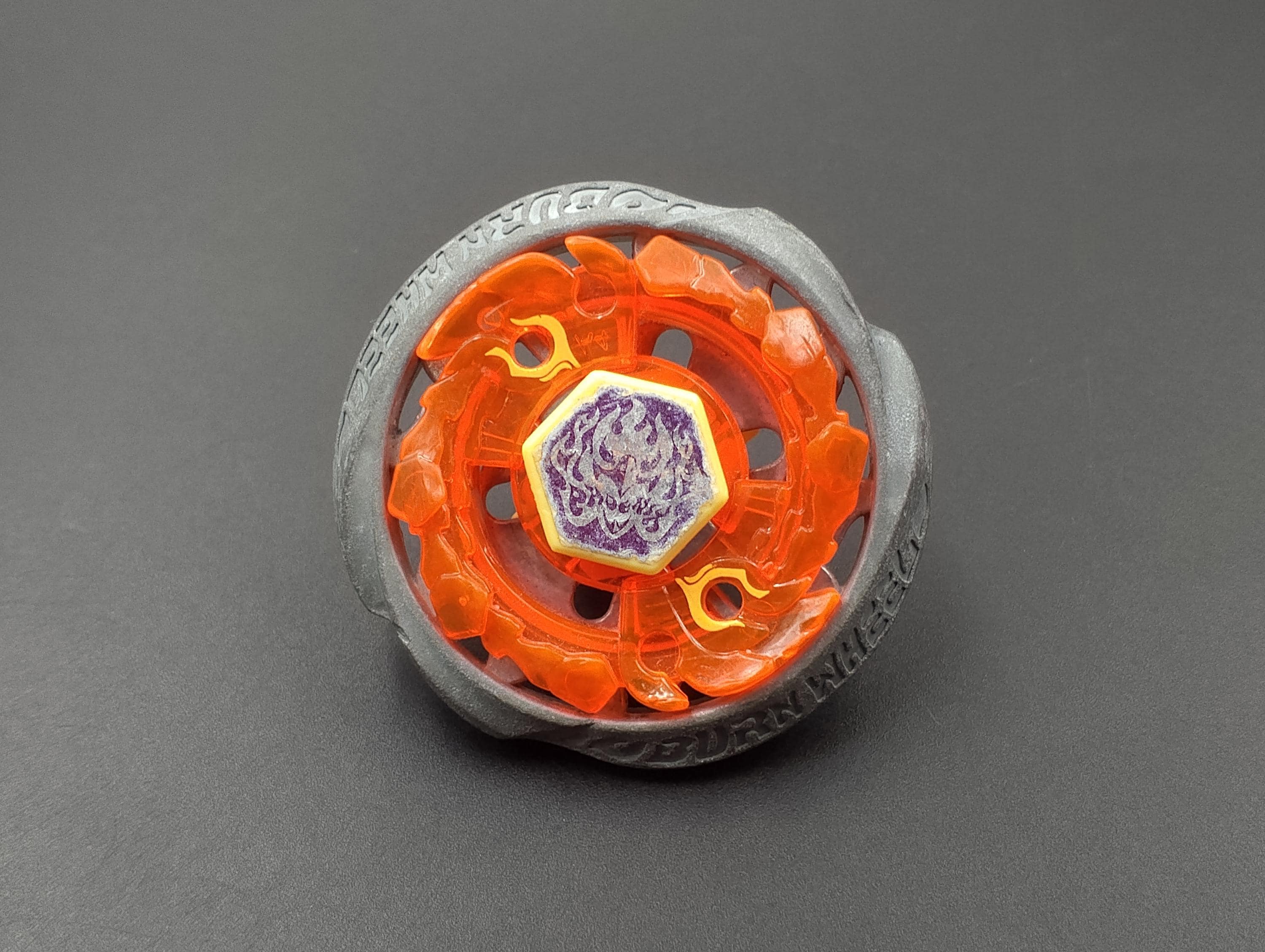 メタルファイトベイブレード アースアクイラ オレンジver. 新品‼️】 アースアクイラ オレンジ メタルファイトベイブレード