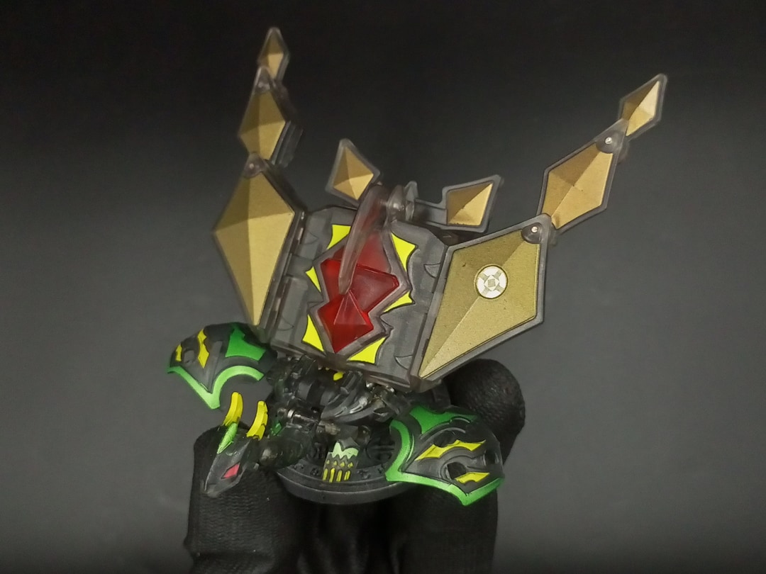 Bakugan , DHARAK Darkus Translucent Black & Deluxe Electronic. - Etsy