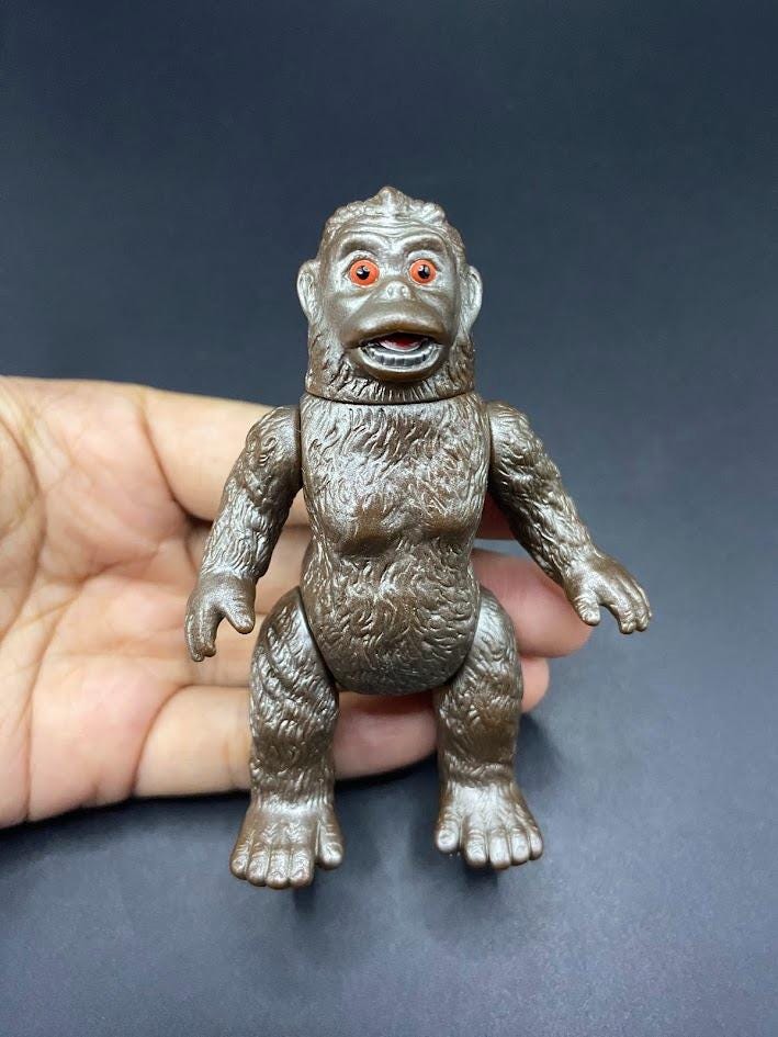 B627P6255 | Ultraman GORO Bullmark Retro Sofubi Ultra Kaiju 9cm