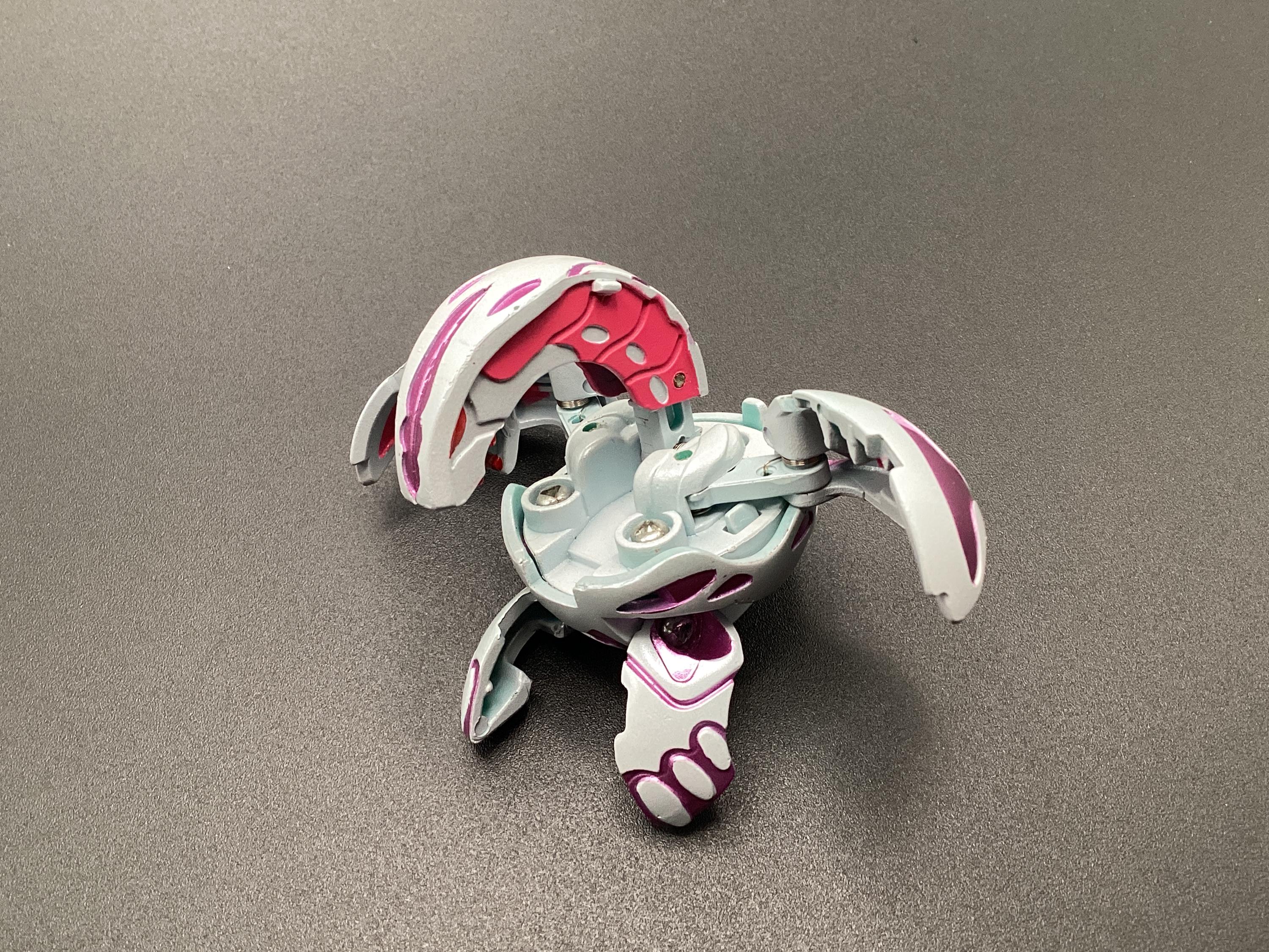 Bakugan Battle Brawlers White Pearl Wavern ( Custom Painted