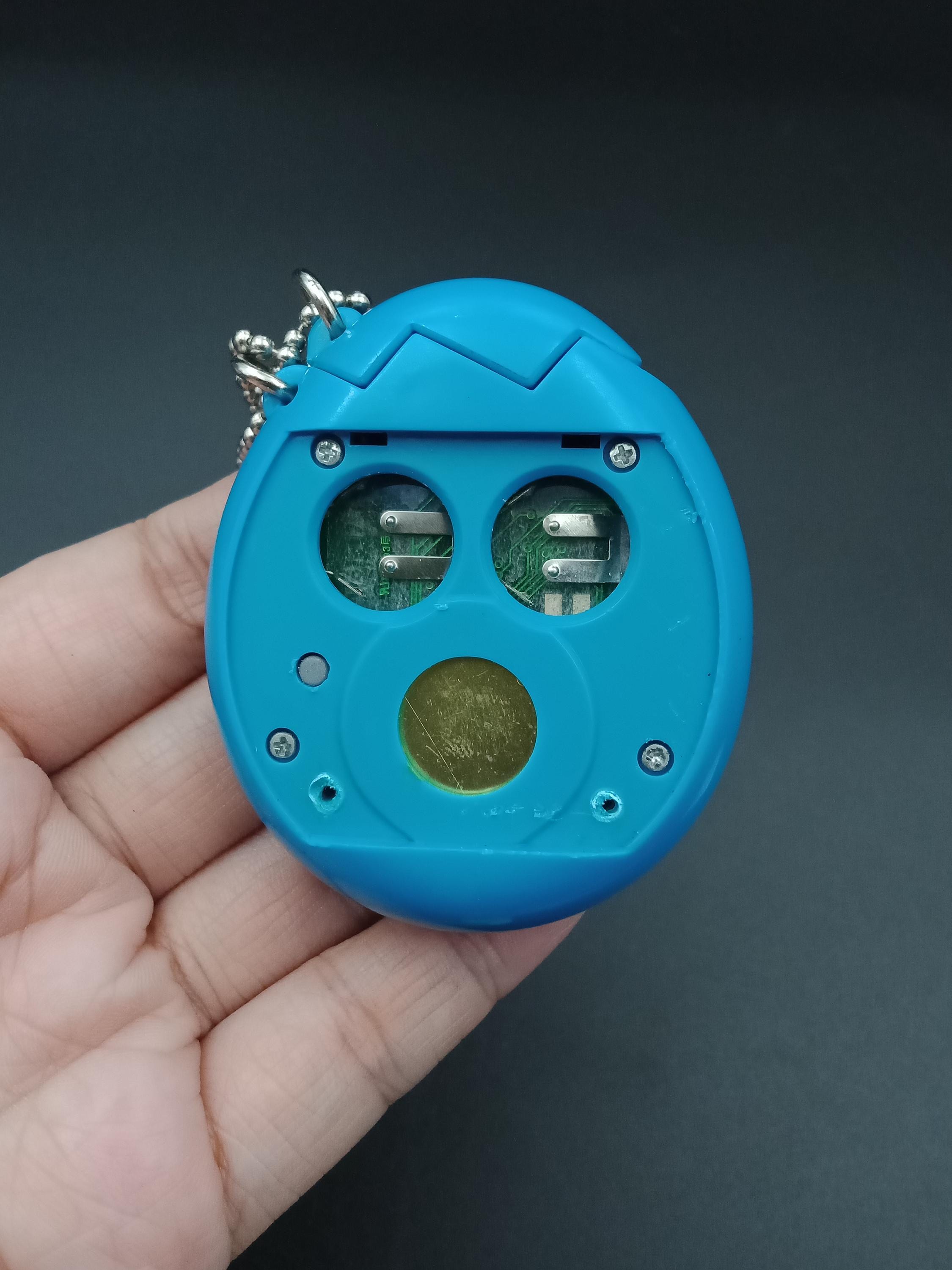 BANDAI Tamagotchi Osucchi Blue Japanese Version