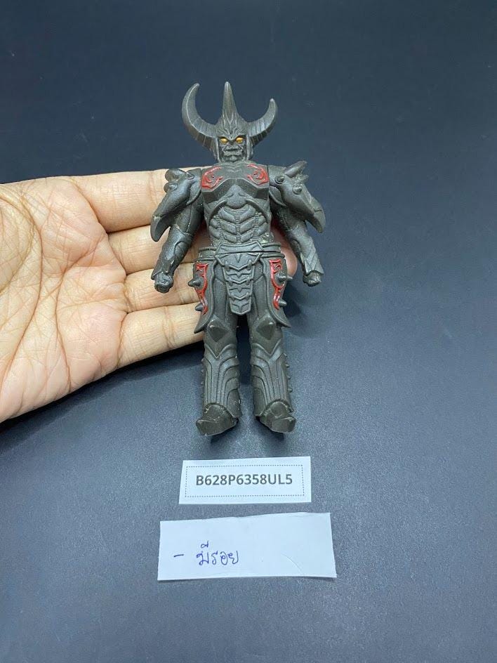 SKU B628P6358UL5 | BANDAI 7” Armored Darkness Ultra Monster Series