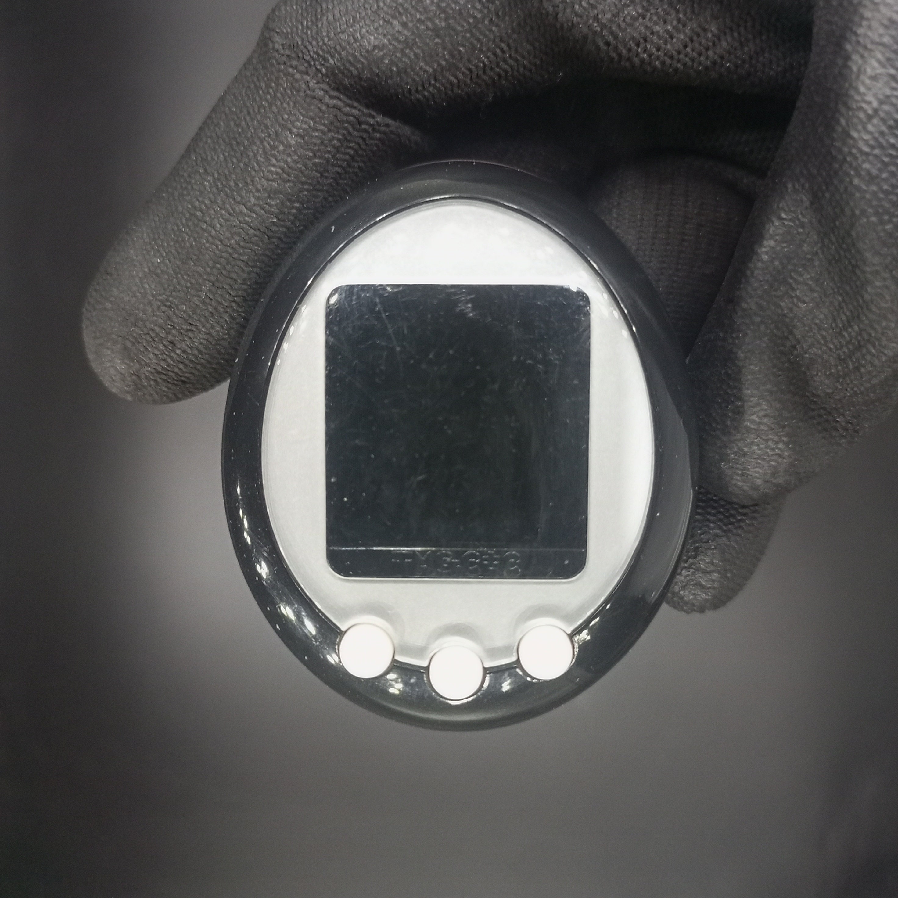 Tamagotchi プラスカラー ブラック/シルバー il_fullxfull.5144163849_i5dp.jpg