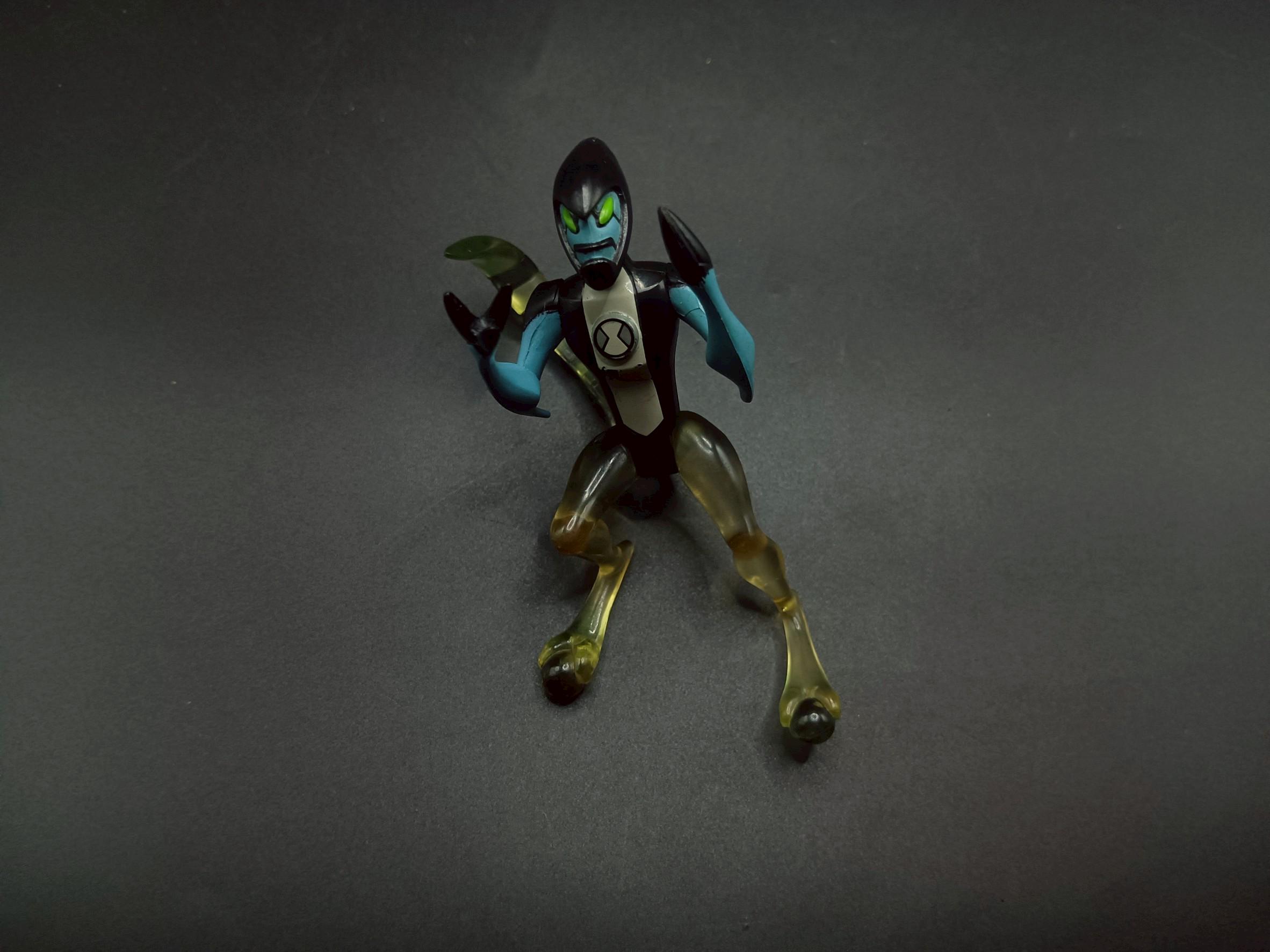 SKU B547P5248 | Ben 10 Ultimate Alien Force Xlr8 Mini Figure