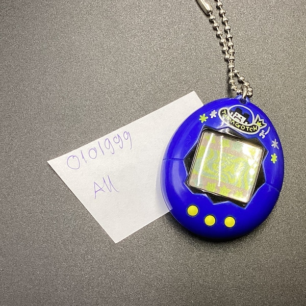 Tamagotchi Vintage 90 Bandai Japan ver.