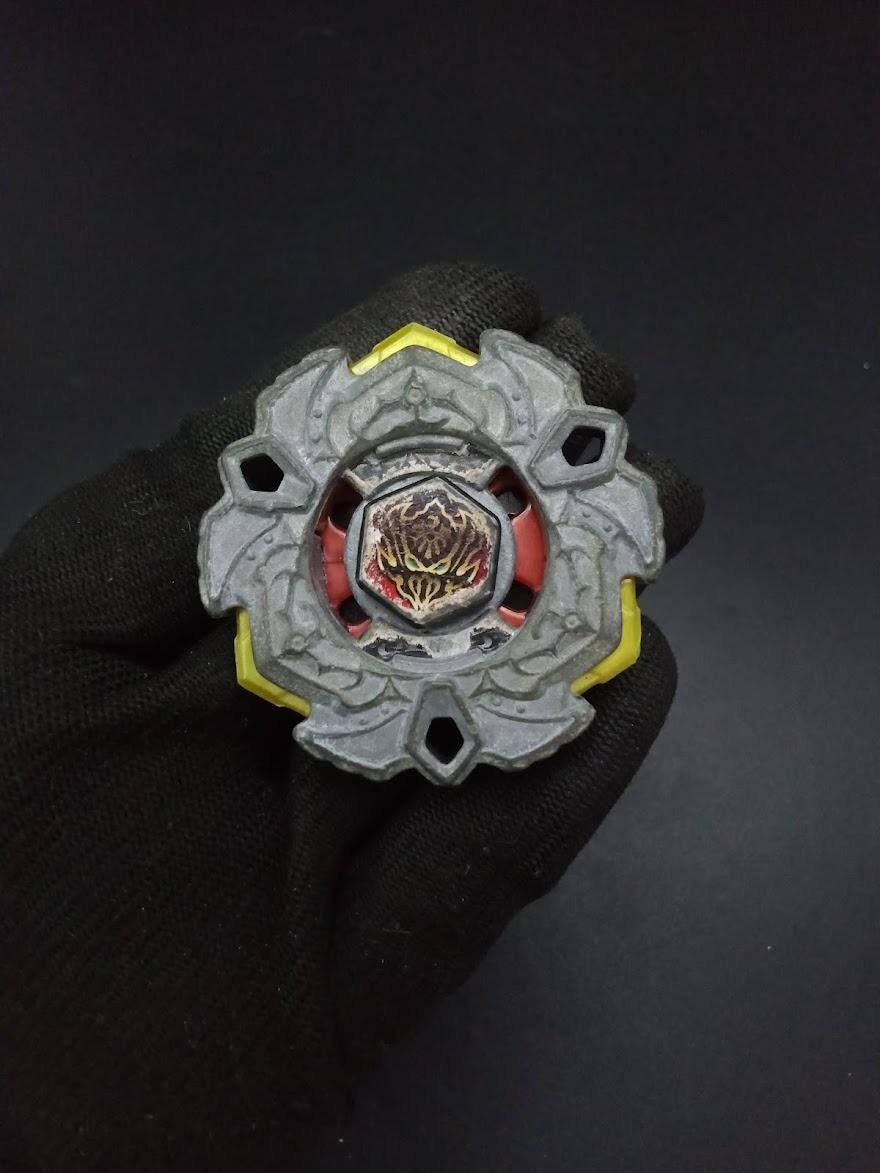 SKU B743P7907 | Tomy Takara Variares Beyblade Metal Fusion Fury