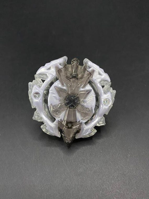 SKU B631P6628BE4 | Xeno Xcalibur Vertical Claw Beyblade Burst Dual