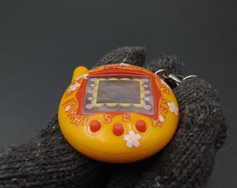 SKU B788P8895 | たまごっちプラス マジデオレンジレッドV3 バンダイ