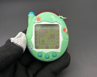 【動作確認済み】たまごっちコネクション V２　【花柄】海外限定品・日本未発売品 2004年製 たまごっちコネクション V2 オリジナル グリーン＆フラワー