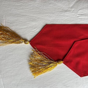 Red Santa&#39;s sash with golden tassels, Silk belt for Santa, Christmas costume, Medieval satin sash