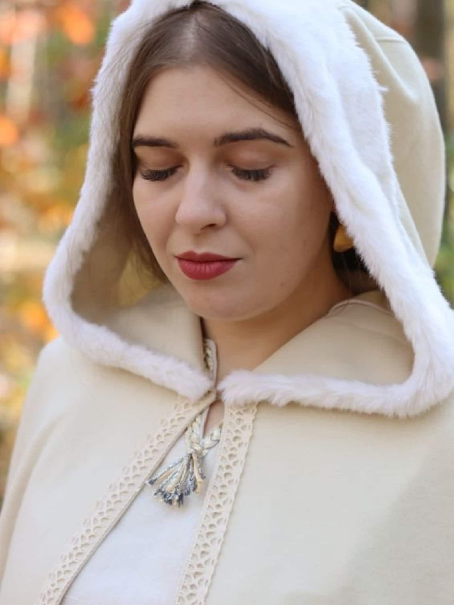 Ivory Wedding Hooded Cape, Vegan Wool Medieval Cloak With Faux Fur Ivory Wedding Hooded Cape, Vegan Wool Medieval Cloak With Faux Fur