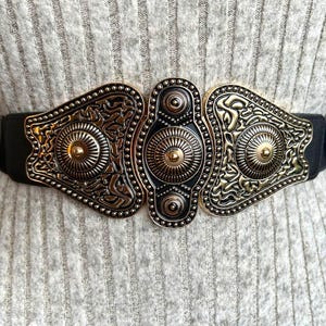 Schwarzer Mittelalter-Gürtel, Veganer Ledergürtel mit großer Gold-Schnalle, Wikinger Gewandung, Elastischer Gürtel, Lagerthas Gürtel LARP Cosplay Renaissance