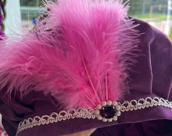 Purple medieval hat with pink feathers and rhinestone brooch Renaissansse velvet beret Venetian Tudor LARP Cosplay