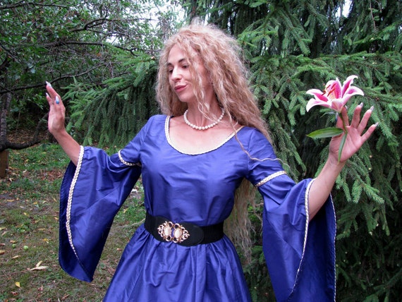 Blue Raw Silk Renaissance Dress, Gold Trim Elven Gown, LARP Costume Blue Raw Silk Renaissance Dress, Gold Trim Elven Gown, LARP Costume