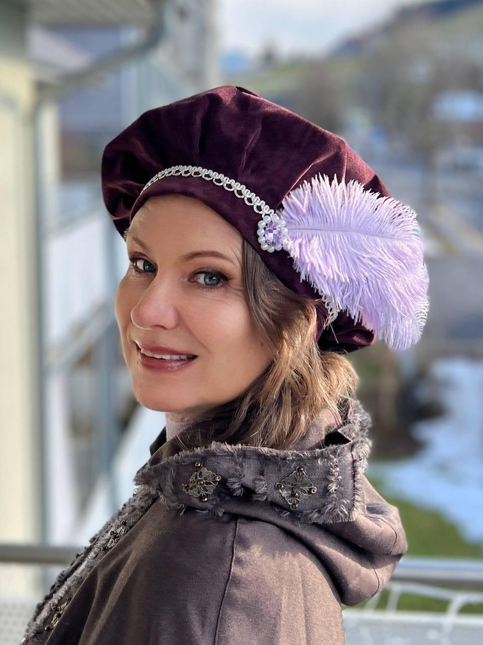 Cappello Medievale In Velluto Per Uomo – Stile Tudor Con Fibbia Metallo, Accessorio Per Costumi Rinascimentali, Feste A Tema E Teatro