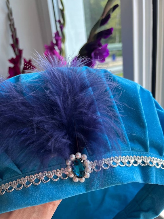 Blue Velvet Beret With Feathers, Rhinestone Brooch  display picture 2