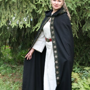 Black elven cloak with fantasy trim Pure wool hooded viking cape LARP Cosplay Reanactment clothes Renaissance cape Medieval princess