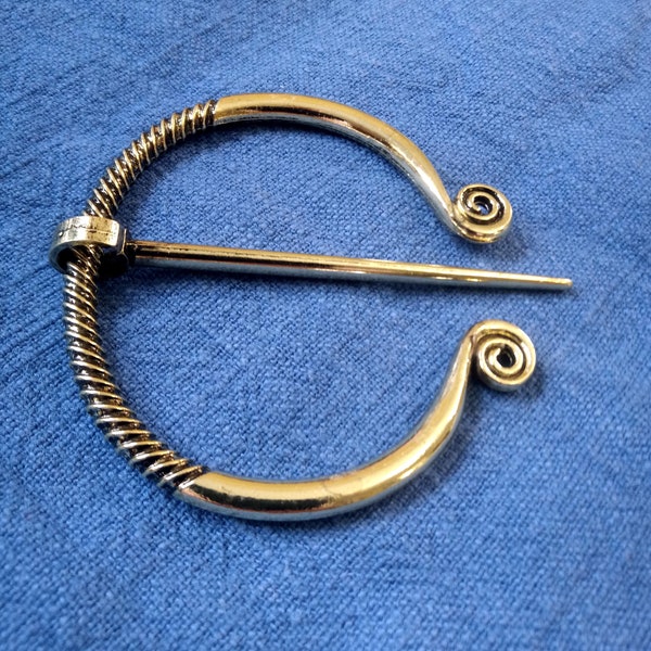 Penannular cloak pin Viking cape clasp Medieval shawl pin Scandinavian jewelry SCA bronze brooch LARP Elven brooch Scarf pin