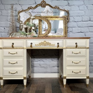 Vintage Vanity Table / Painted Desk/ Vanity table/Antique vanity table/Office furniture/Make-up table/Desk/Dressing table