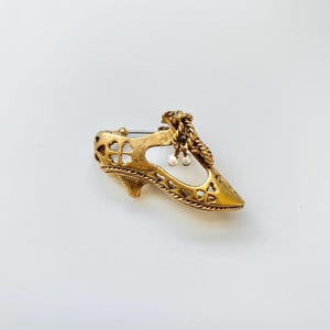 Mfa Boston Brooch - Etsy