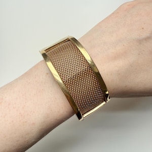 RALPH LAUREN Hinged Cuff Bracelet magnet clasp 1 1/4” wide