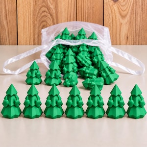 Mini julgran med långfinger, rolig julklapp, skämtpresent till kollega, otrevlig hemlig tomtepresent, juldekoration på skrivbordet