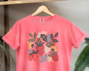 Strawberry Cottagecore Shirt, Botanical T-Shirts Comfort Colors®, Framers Market Strawberry Fruit Shirt, Cute Graphic Tee Gifts for Her