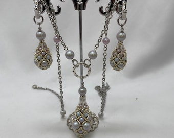 Necklace with pendant and intertwined drop earrings, Swarovski pearls and glass beads, handmade, jewelry with woven beads