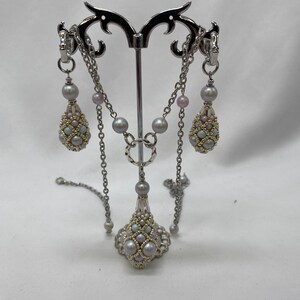 Necklace with pendant and intertwined drop earrings, Swarovski pearls and glass beads, handmade, jewelry with woven beads