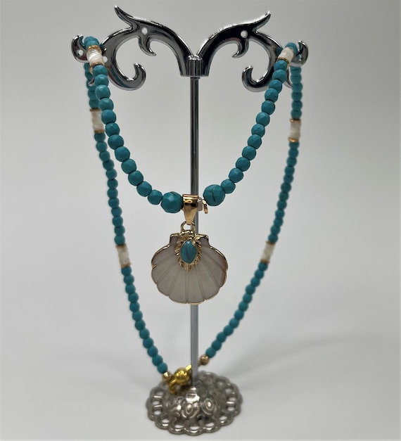 Turquoise choker necklace for women with mother of pearl shell pendant,  handmade minimalist summer jewelry, gift for girlfriend