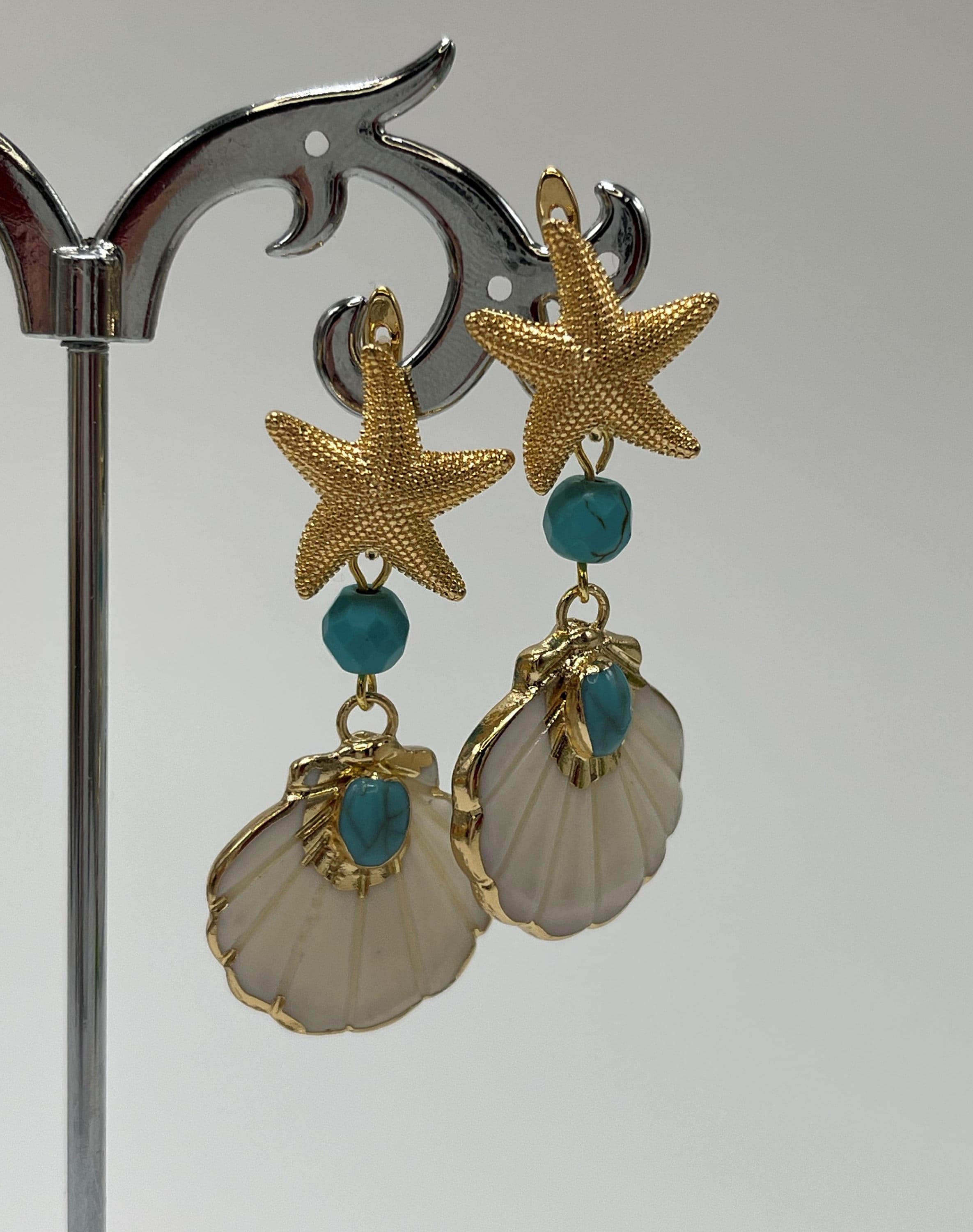 Damen Ohrringe Gold Muschel & Seestern – Hypoallergen, Vergoldet, 2 Cm Größe