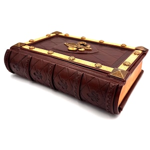 Stemma del giglio - Libro araldico - Taccuino reale - Diario in pelle in stile medievale - Giglio di giglio - Diario fantasy - Libro del mago immagine 6