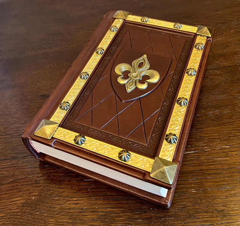 Stemma del giglio - Libro araldico - Taccuino reale - Diario in pelle in stile medievale - Giglio di giglio - Diario fantasy - Libro del mago immagine 2