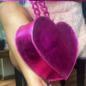 Bolso de piel fucsia, monedero de piel con forma de corazón, bolso de mano rosa, bolso de mano con nudo japonés, cartera pequeña de piel para mujer
