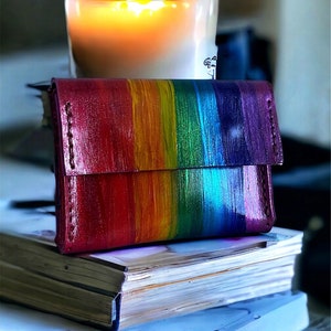 Porta-cartões de couro personalizado, bolsa arco-íris, estojo de cartão colorido, porta-cartões fofo, carteira arco-íris, ideia de presente LGBTQ, presente de orgulho, presente de Natal
