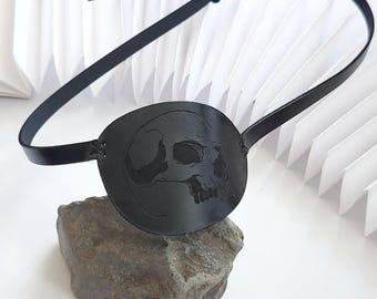 Benda in pelle per l'occhio con incisione a forma di teschio: accessorio per cosplay
