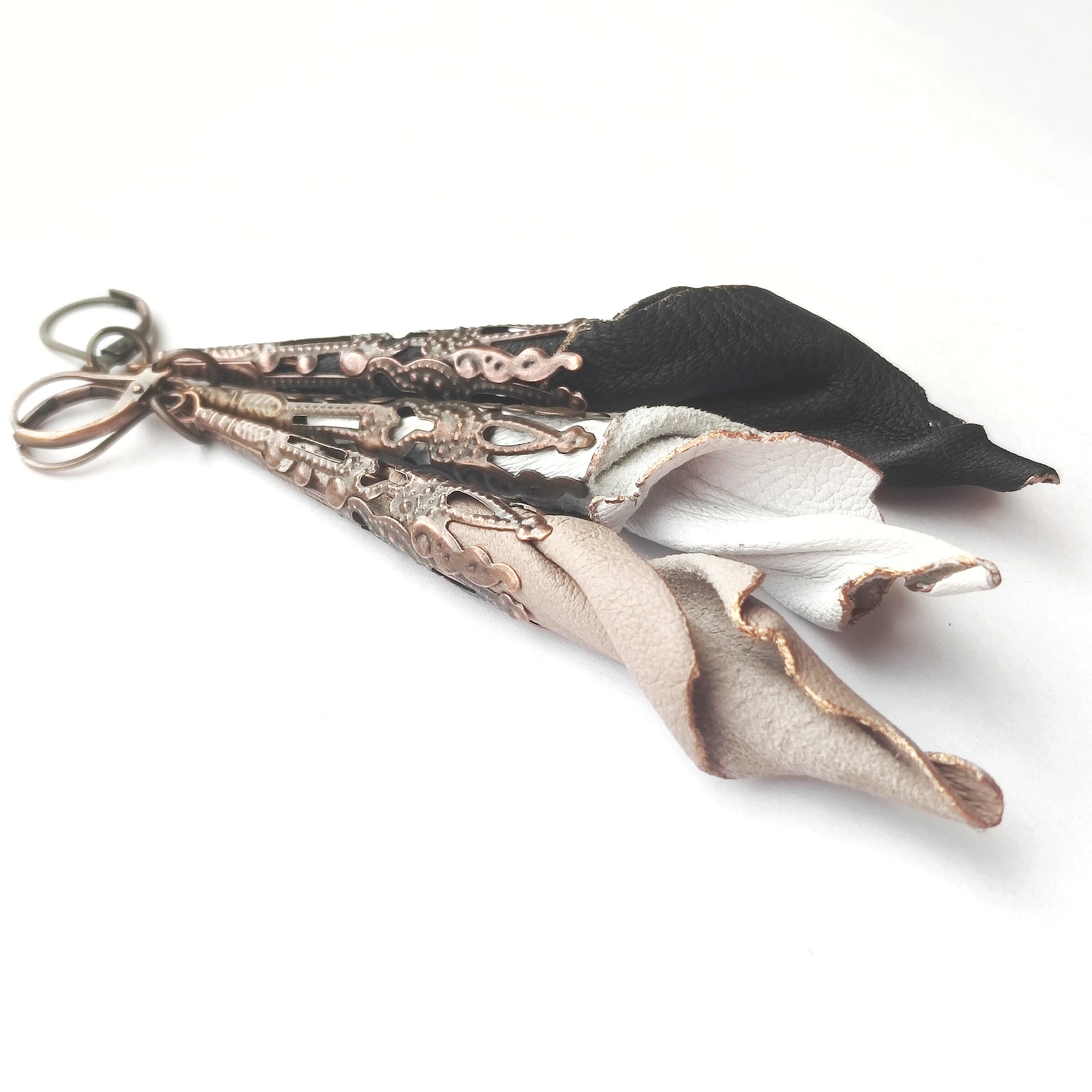 Gothic filigran lange Kegel Ohrringe aus echtem Leder, Blume