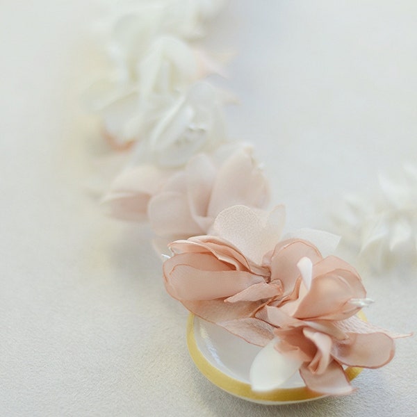 Couronne florale mariée Pièce unique textile personnalisable en couleurs