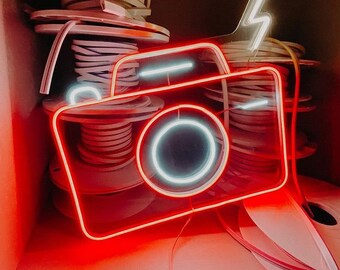 Alle Polaroid kamera pink im Blick