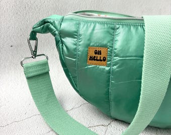 Halfmoon Bag | Moonbag - quilted fabric in mint green