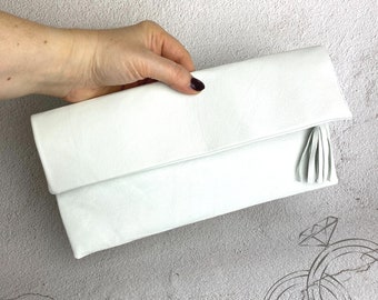 Clutch/ Bridal bag/ Handbag/ Evening bag in white leather with magnetic closure