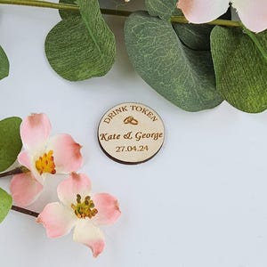 Fichas de madera personalizadas para bebidas: cupones de bar con grabados personalizados para bodas y fiestas