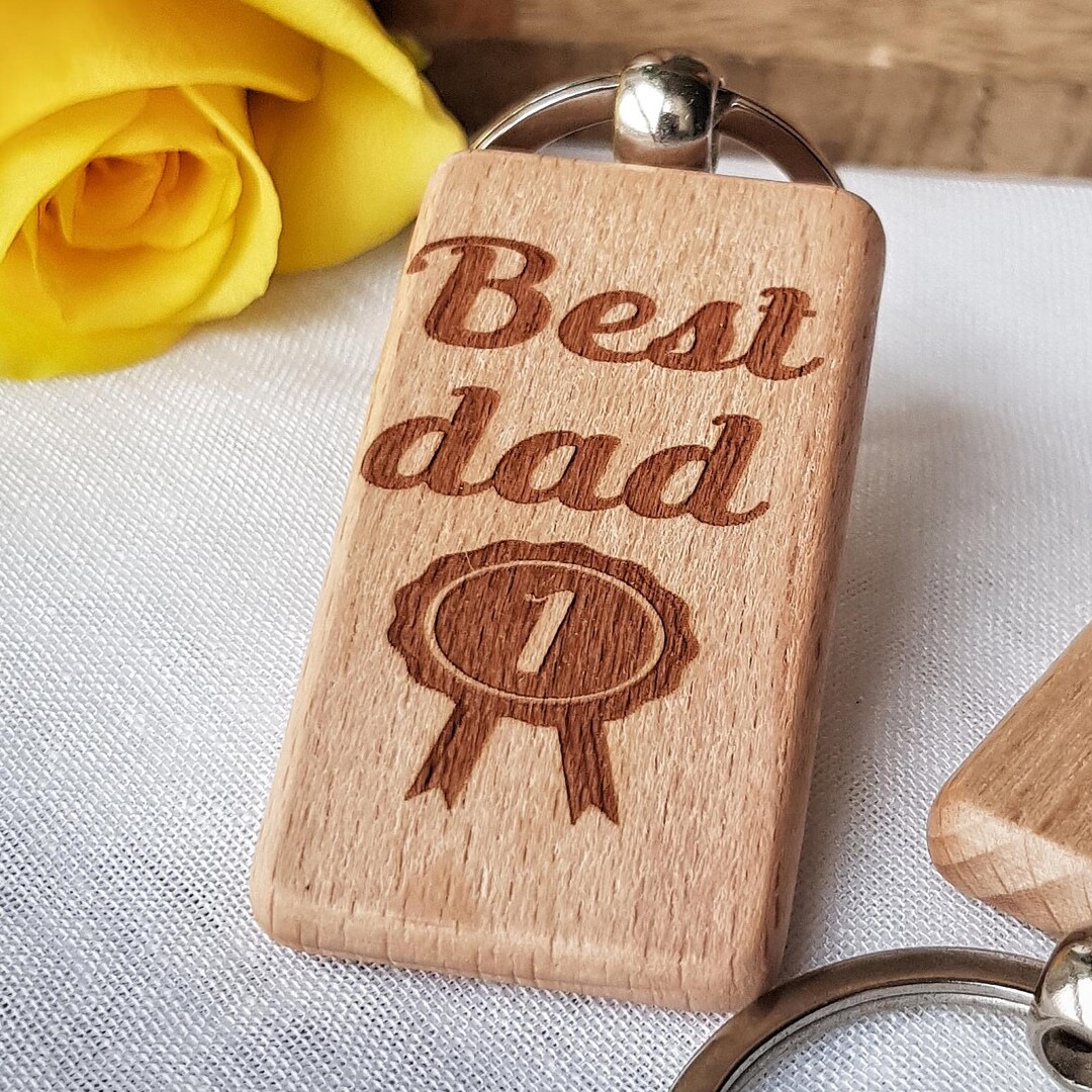 Father's Day Wooden Keyring - Best Dad Ever Keychain - Gift With ...