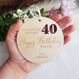 Personalisierter Geburtstag Geschenkanhänger aus Holz, rustikales Andenken, hängende Verzierung, 18.20.30.40.50.60.70.80.90